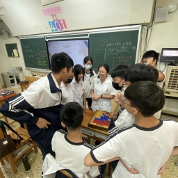 112年說后里故事-用拼圖遊戲與化石記憶帶動學習動力