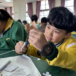 114年后豐社大與豐村國小_蝴蝶構圖+剪裁、穿孔